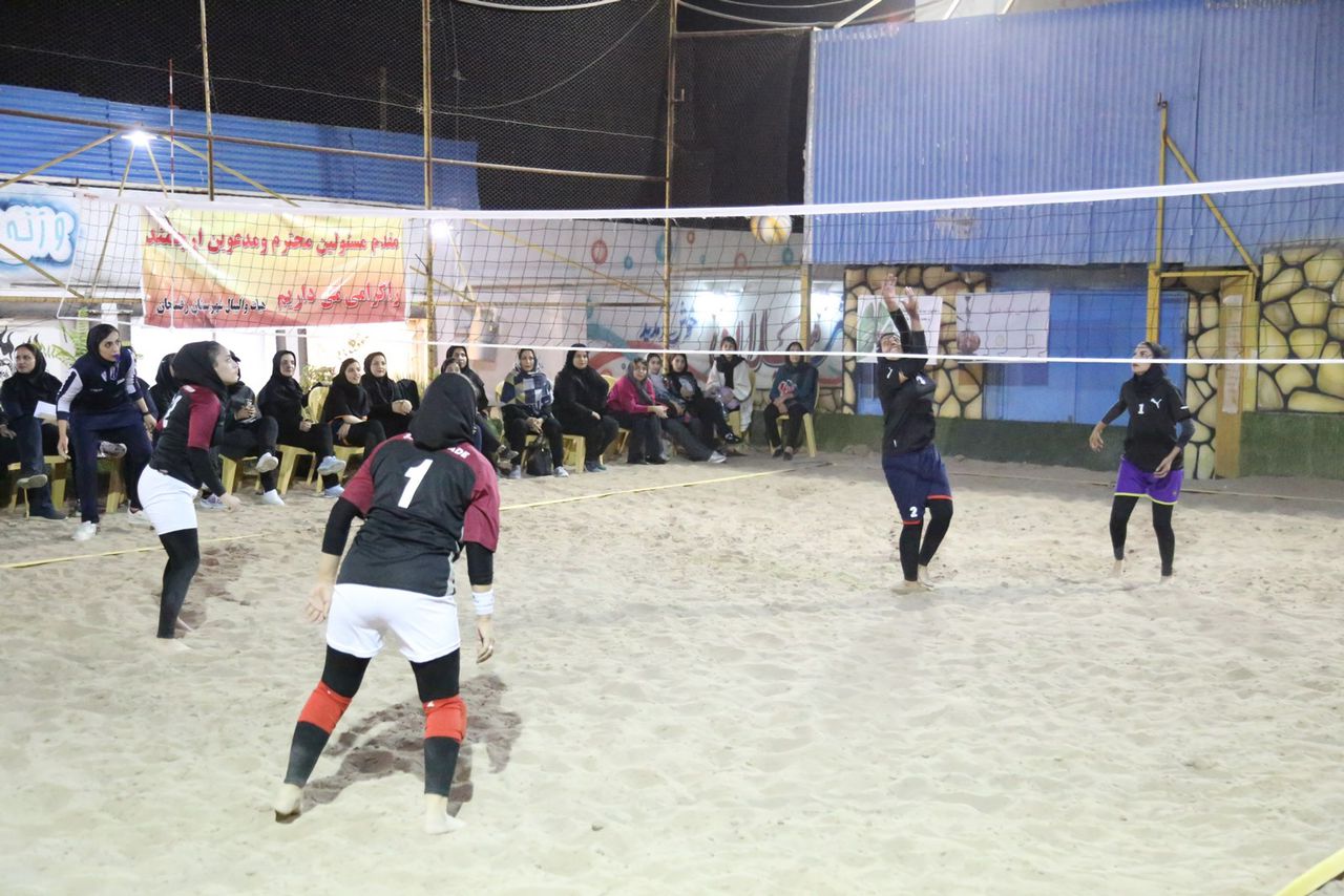برپایی رقابت‌های والیبال ساحلی بانوان برای اولین بار در رفسنجان