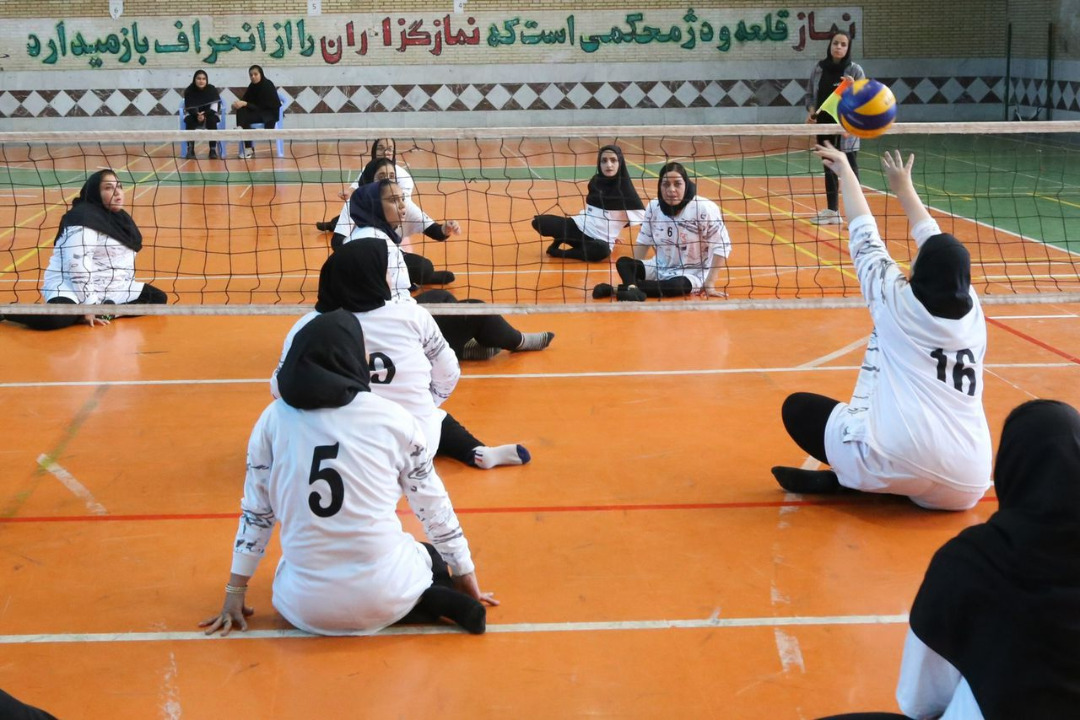 برگزاری مسابقات والیبال نشسته بانوان سومین المپیاد ورزشی محلات رفسنجان